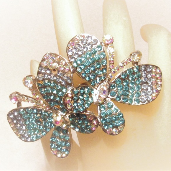 Blinding Blue Ombre Rhinestone Butterfly Ring - Picture 1 of 2